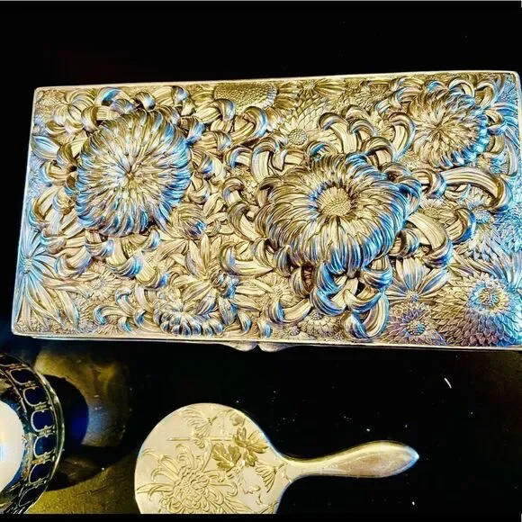 ♥️ Japanese Meiji Silver Chrysanthemum Box High Relief Repoussé Antique